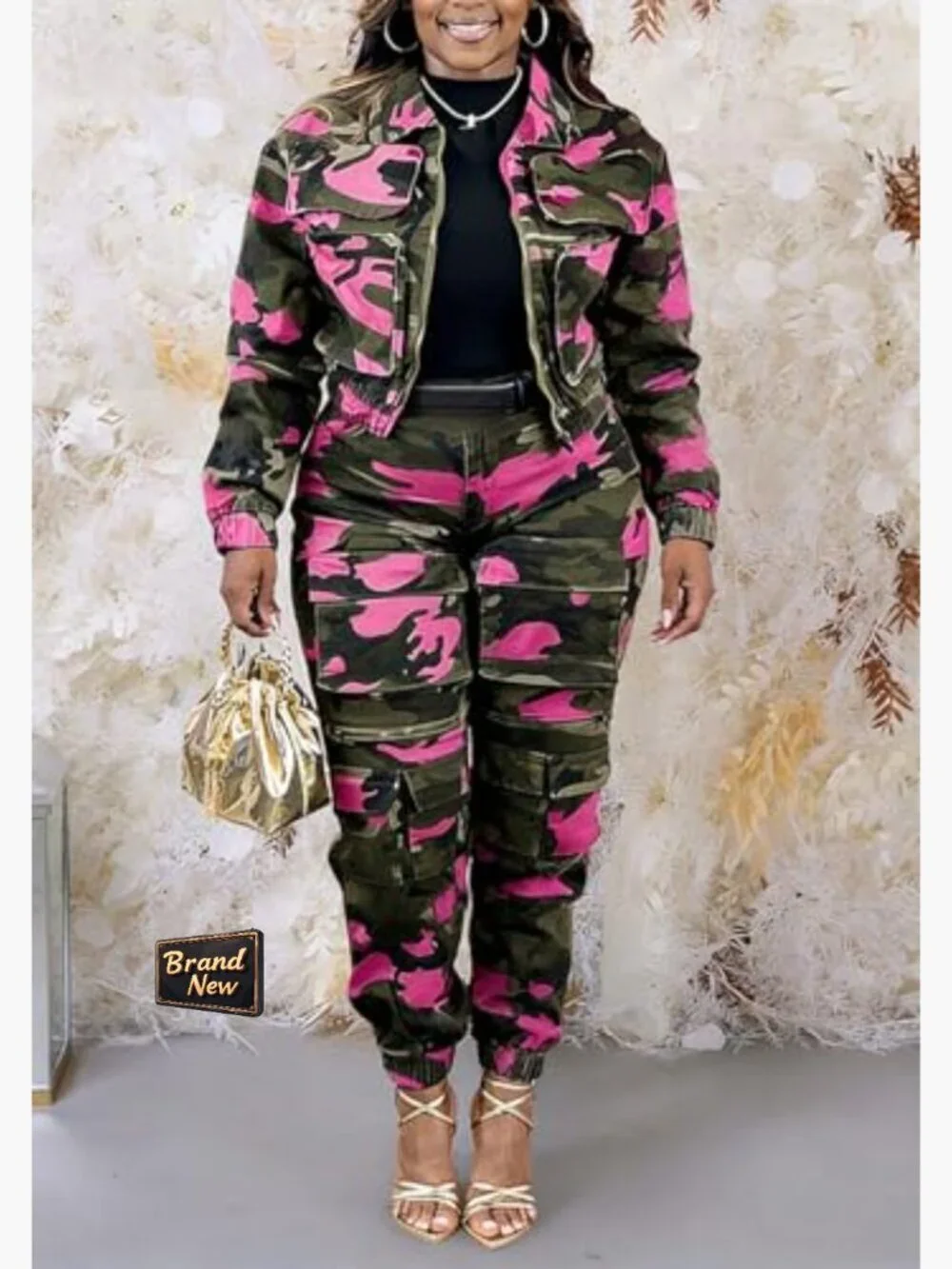 Baggy High Waisted Camo Cargo Pants with Multi Pockets and Jogger Cuffs